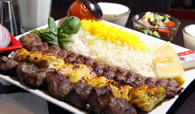 چلوکباب یکی از خوش‌مزه‌ترین و لذیذ‌ترین غذاهای ایرانی 