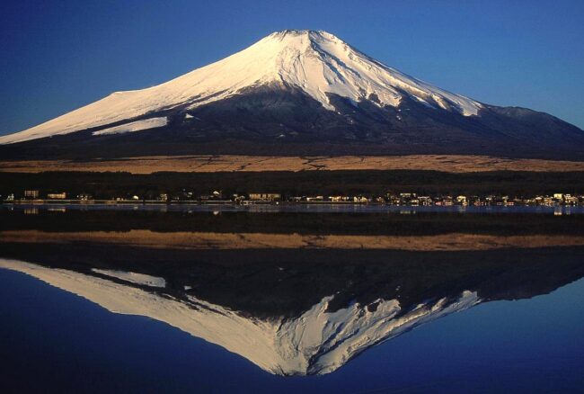 کوه یا قله فونجی به عنوان یکی از زیباترین جاذبه‌های گردشگری در ژاپن محسوب می‌شود.