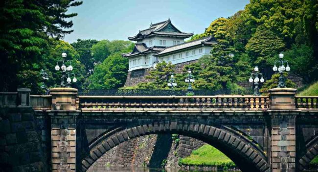 جاذبه‌ی گردشگری زیبای امپراتوری توکیو در کشور ژاپن قرار دارد.