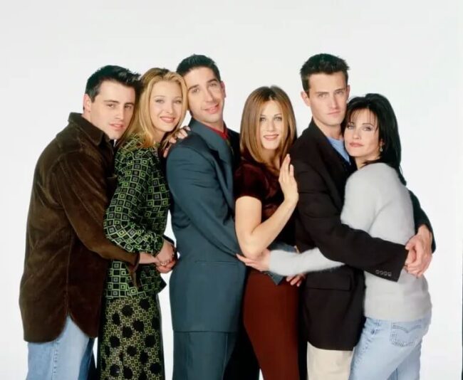 بازیگران محبوب سریال فرندز از سمت چپ به نام‌های جویی، فیبی، راس، ریچل، چندلر، مونیکا