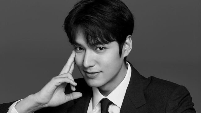 لی مین هو ششمین نفر از لیست خوش‌تیپ‌ترین بازیگران مرد کره‌ای در سال 2023 است.