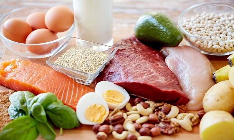 مواد غذایی مانند گوشت، مرغ، ماهی، تخم‌مرغ، حبوبات، میوه و سبزیجات و مغزها برای کاهش وزن سریع و لاغری مناسب هستند